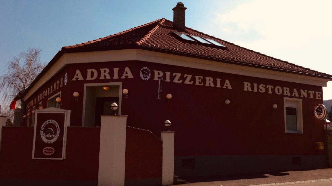 Ristorante Adria Leilighet Gloggnitz Eksteriør bilde