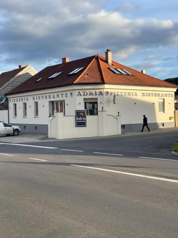 Ristorante Adria Leilighet Gloggnitz Eksteriør bilde